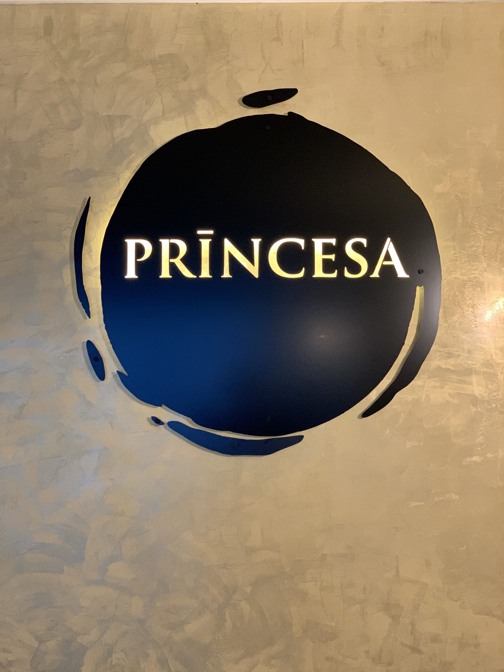 Corte luxbond preto para reclame luminoso